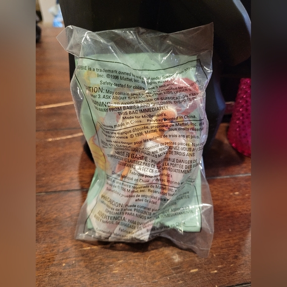 Barbie Mattel Vintage Angel Princess Barbie Figurine With Base Mcdonalds 1996 - Picture 2 of 3